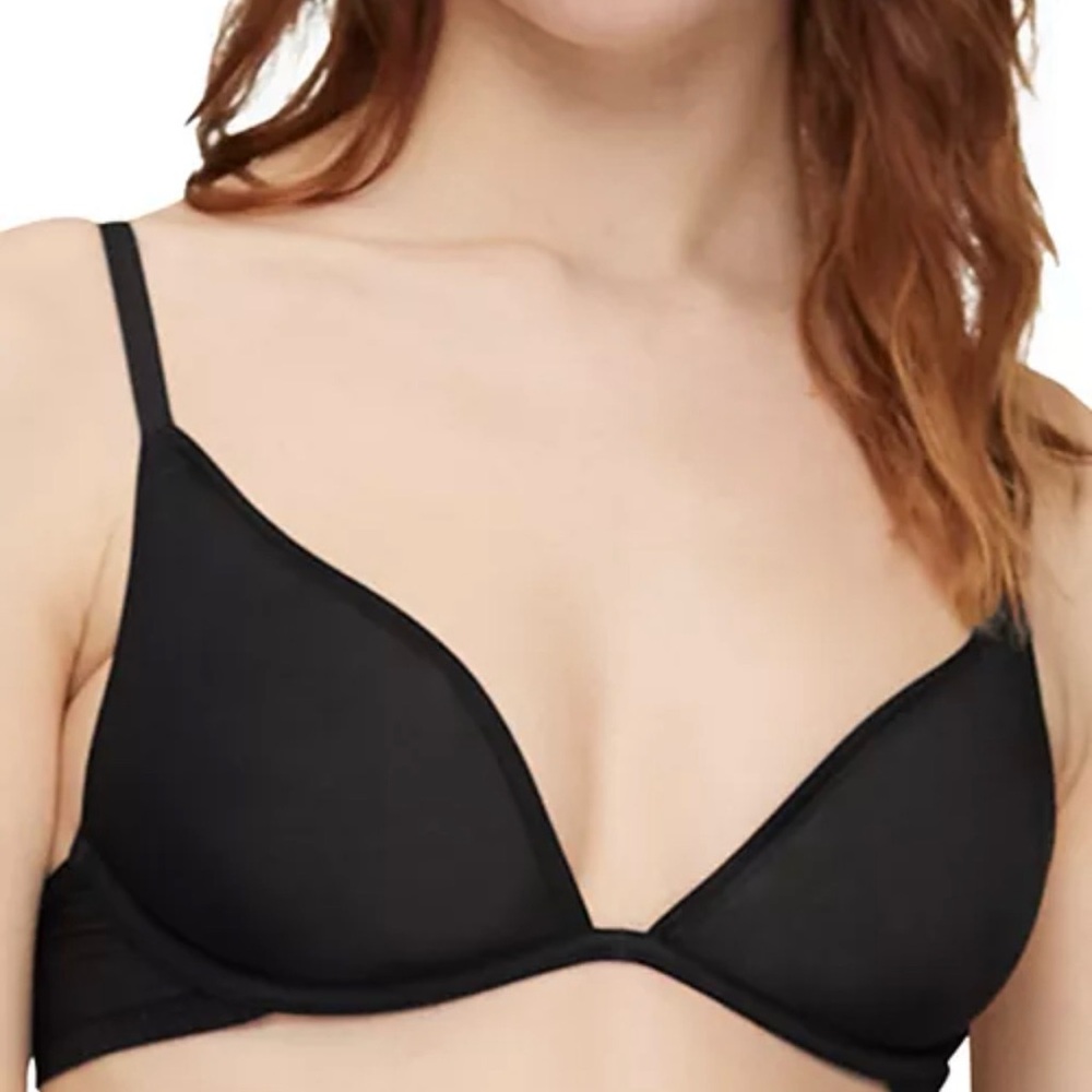 Calvin Klein
Women's Sheer Marquisette Unlined Plunge Bra QF6727 Black Size 32C